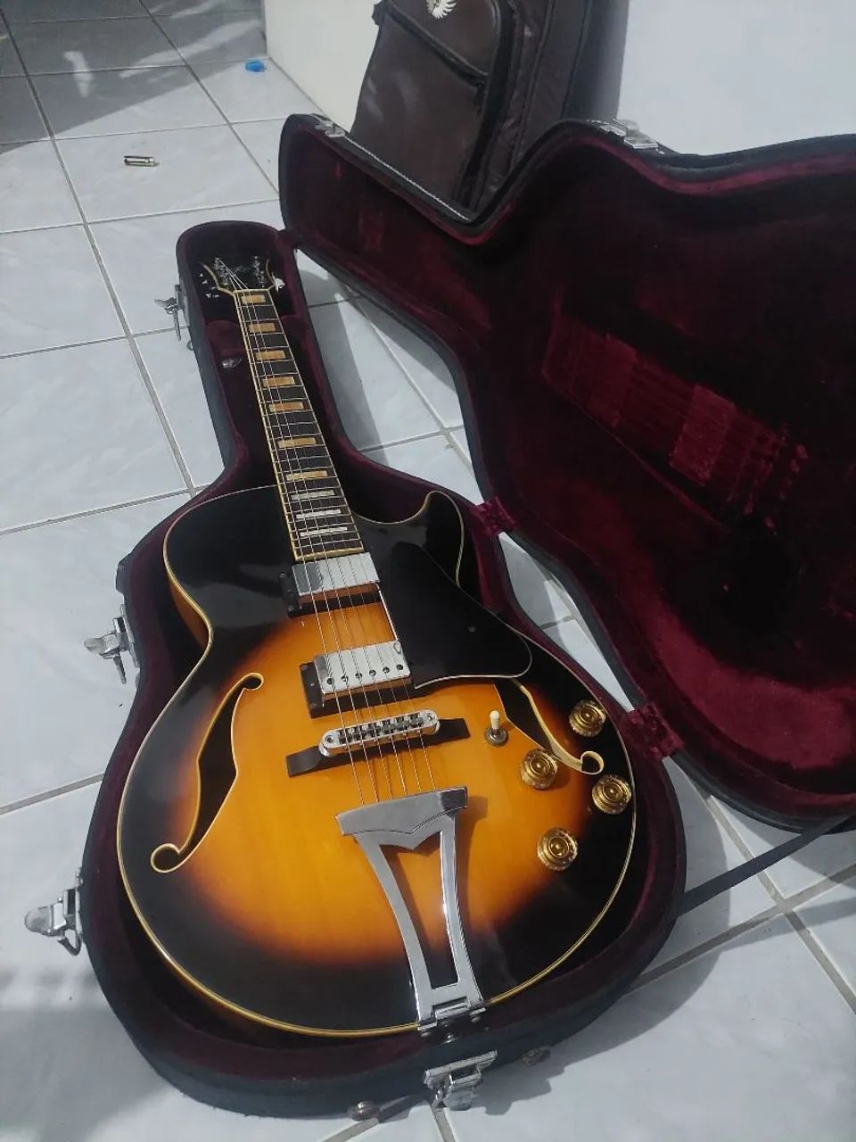 Guitarra Ibanez Ag 75g c case - Foto 2