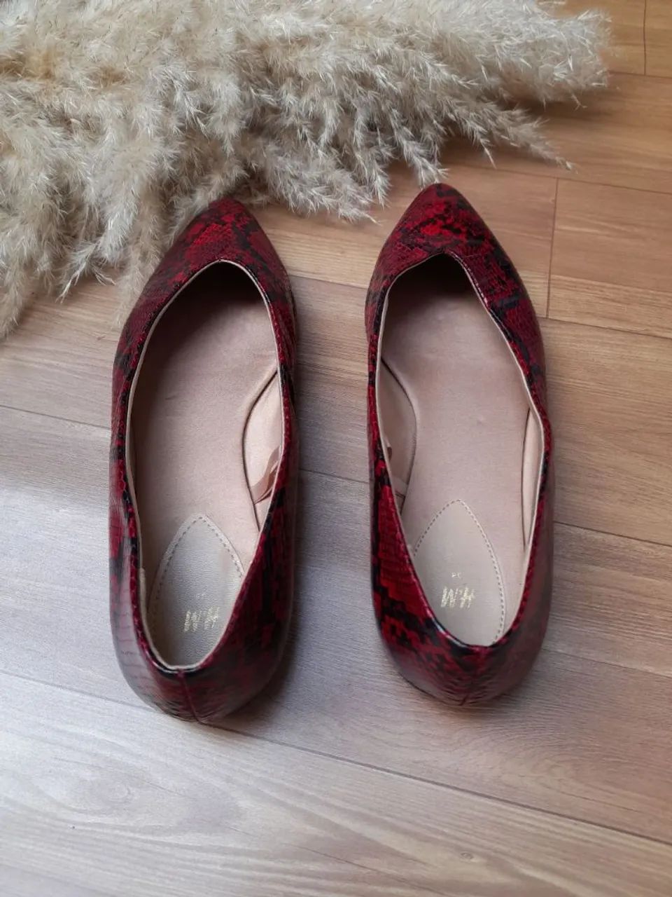 Sapatilha vermelha estampada - Foto 2