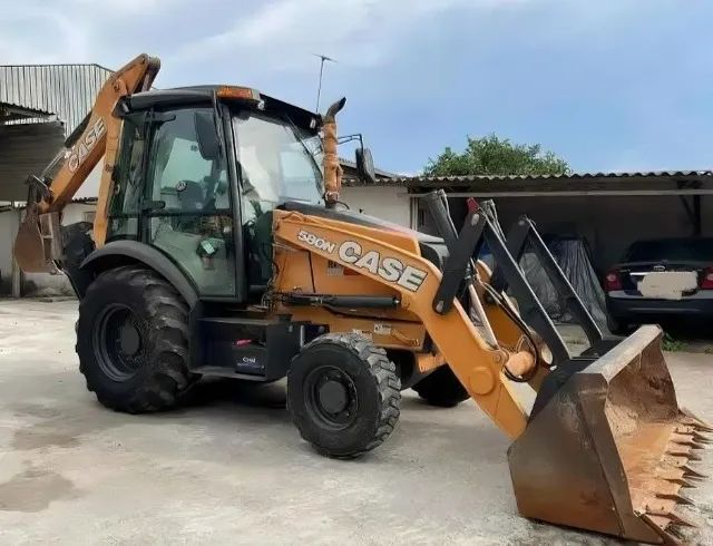 Retroescavadeira case 580n ano 2016