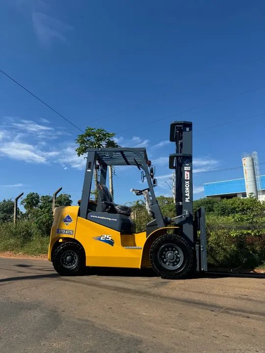 Empilhadeira com torre de 6mts - ideal para Café   - Foto 2