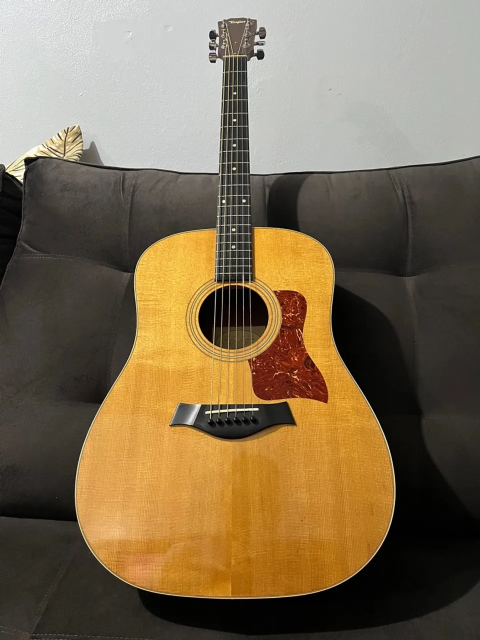 Violão Taylor 210e