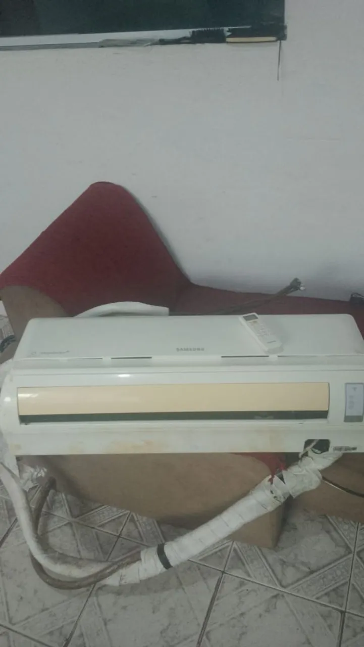 Ar-condicionado Samsung Split + suporte R$650,00