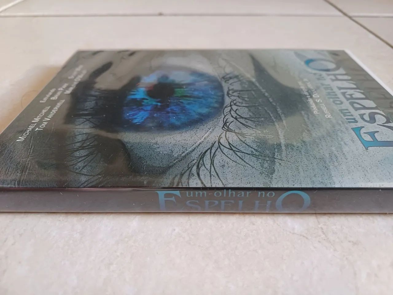 Um Olhar no Espelho - DVD seminovo - Foto 2