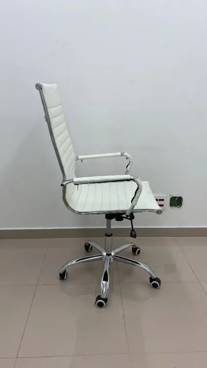 Cadeira de Escritório Giratória com Rodinhas - Foto 2