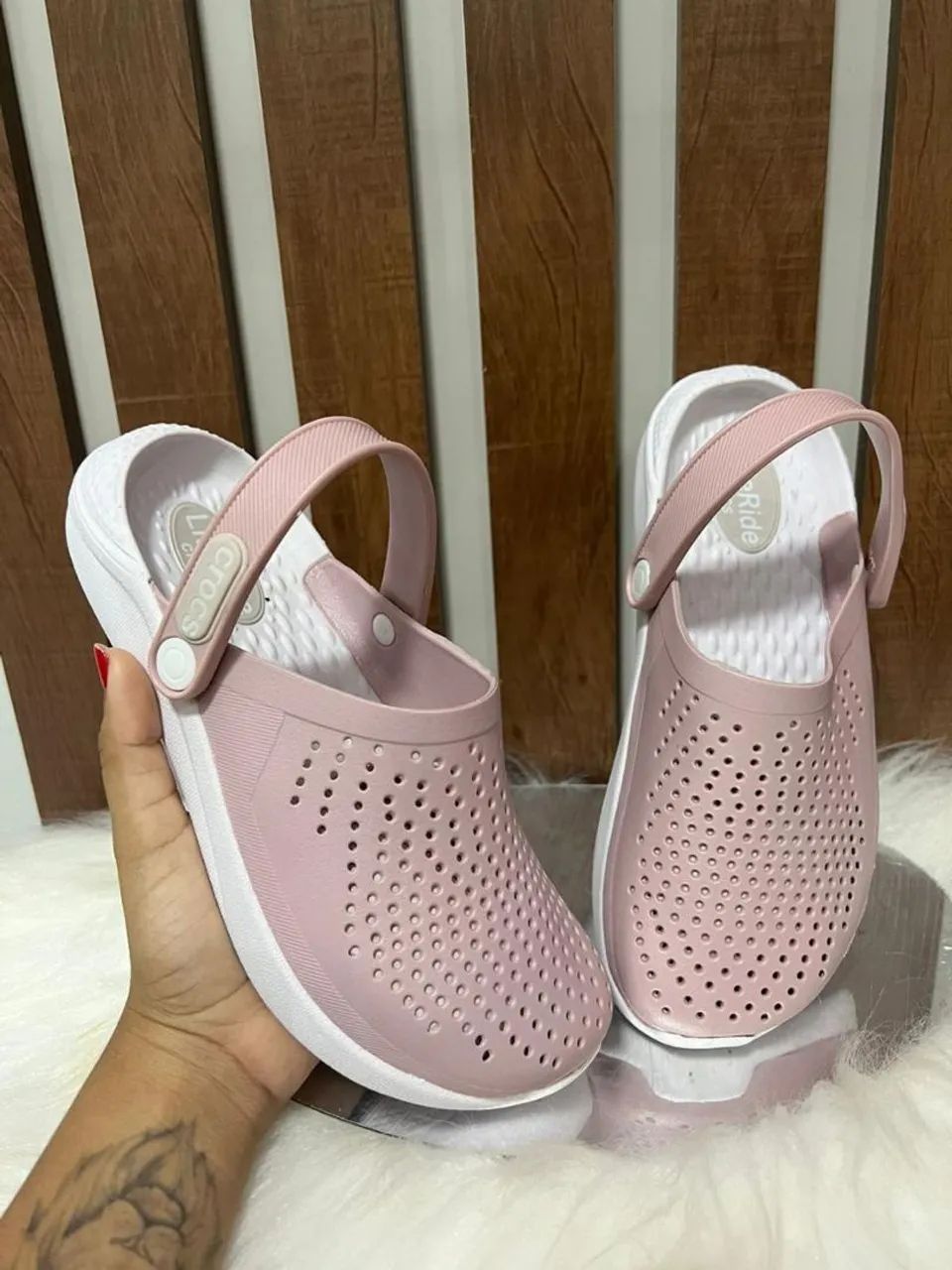 Sandália Crocs LiteRide Masculina - Foto 2