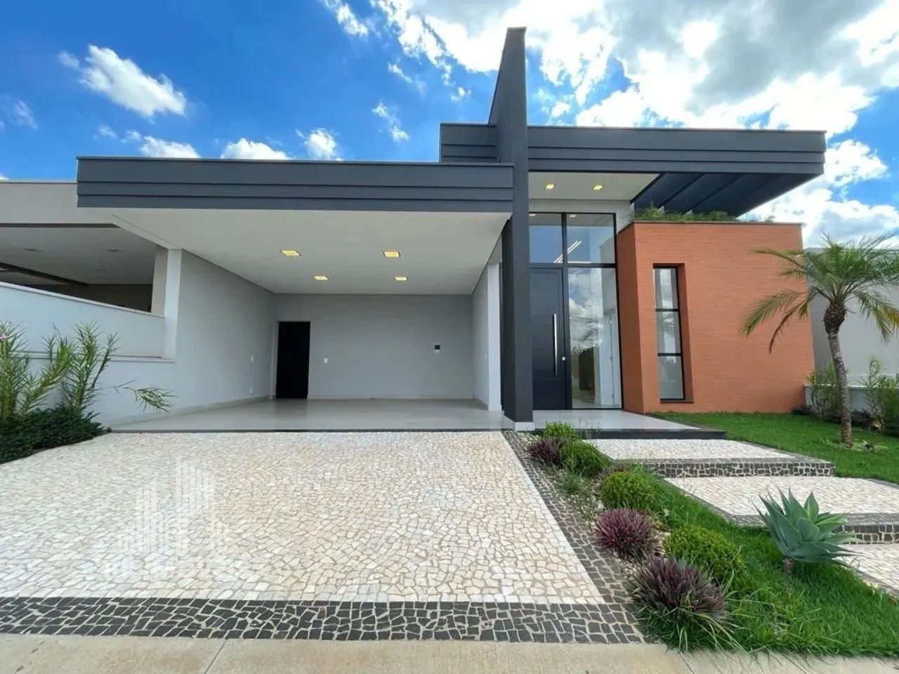 RR0136 CASA A VENDA 200m² JARDIM SOLAR DAS ESMERALDAS - OPORTUNIDADE - 3 Dorms 4 Vagas - N