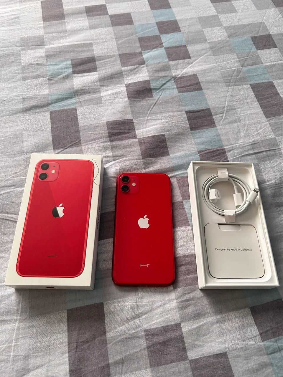 Apple iPhone 11 赤　64㎇ Apple iPhone 11 64GB - Vitrine - Tela Liquid Retina de 6.1