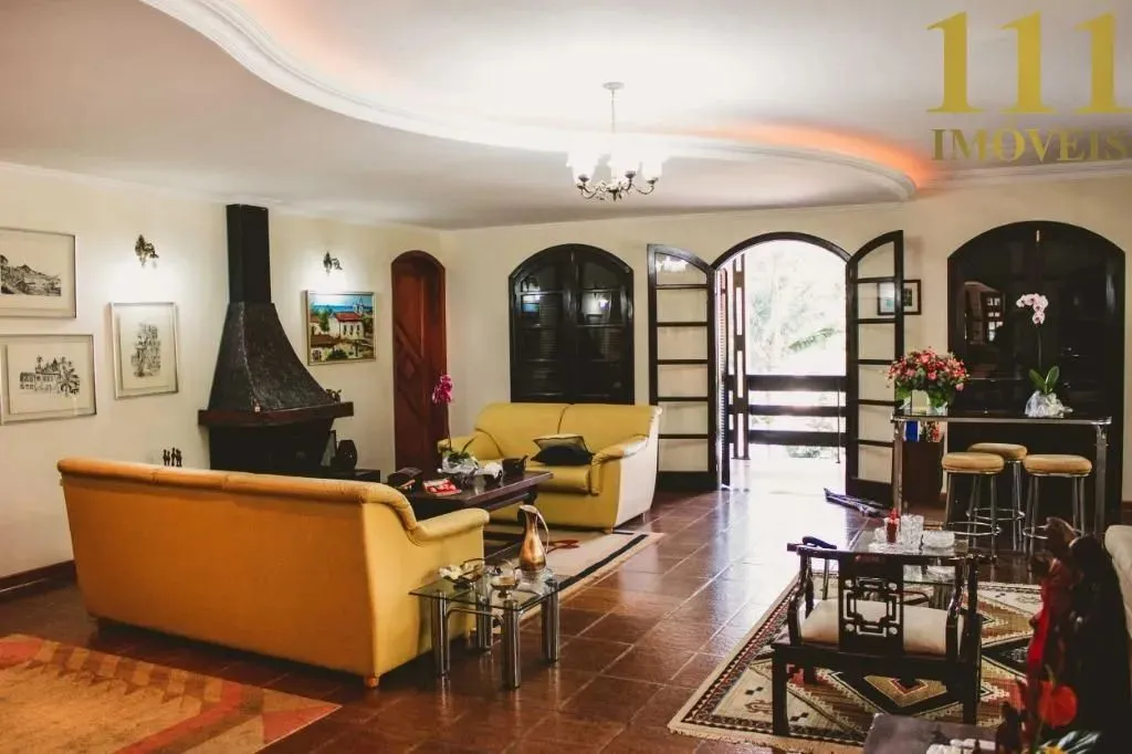 Residência no Condomínio Quinta das Flores