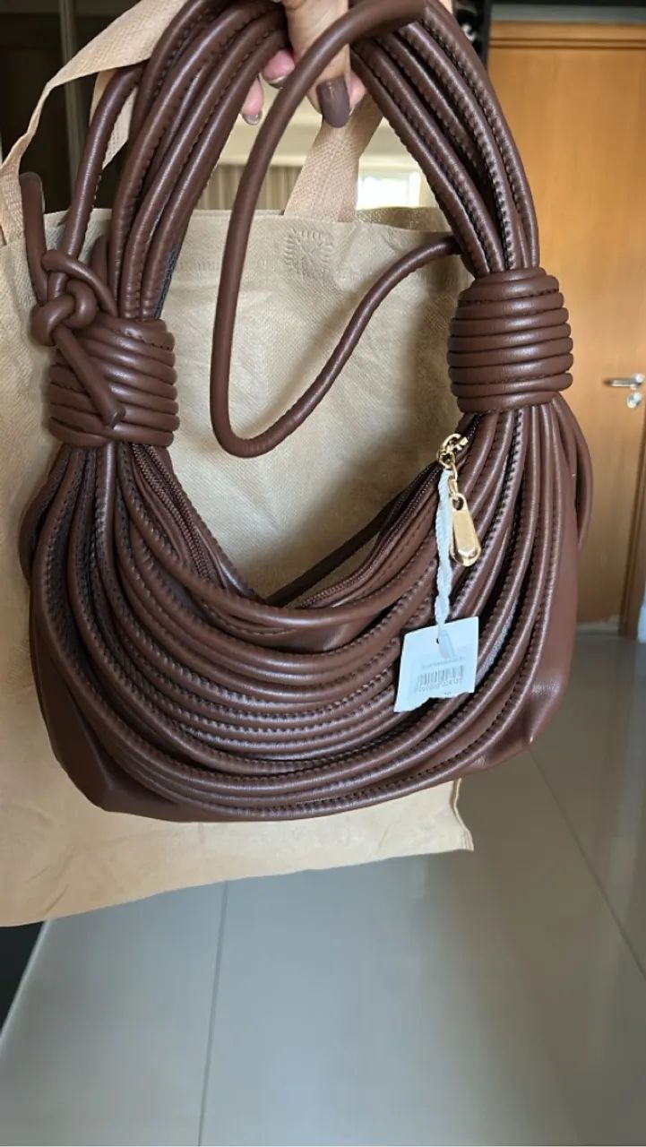 Bolsa de Ombro Elegante em Couro Marrom - Foto 2