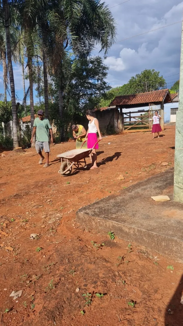  ALUGA-SE OU VENDE-SE  CHÁCARA EM TRINDADE 