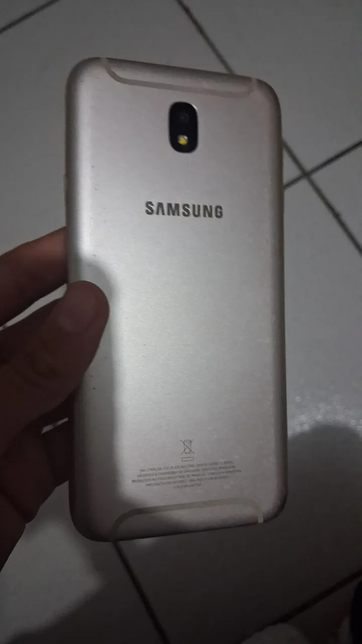 Galaxy J7 Pro Dourado com alguns problemas