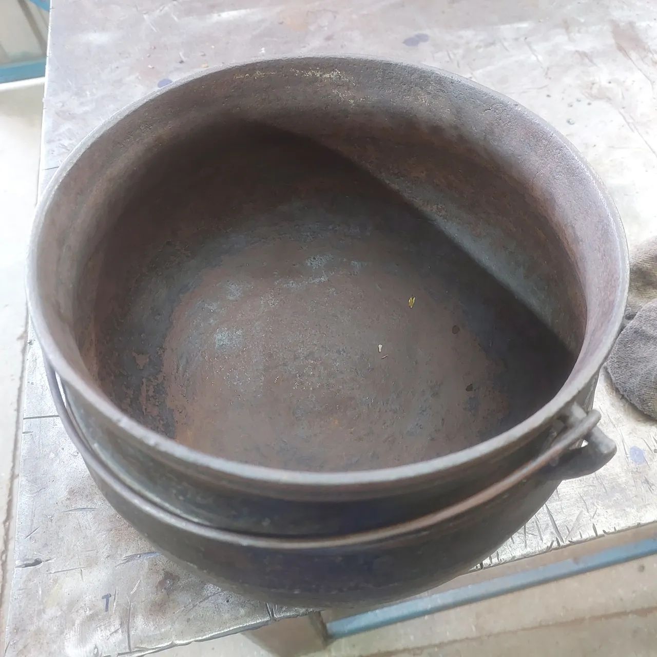 Caldeirão antigo 8 lts. - Foto 2