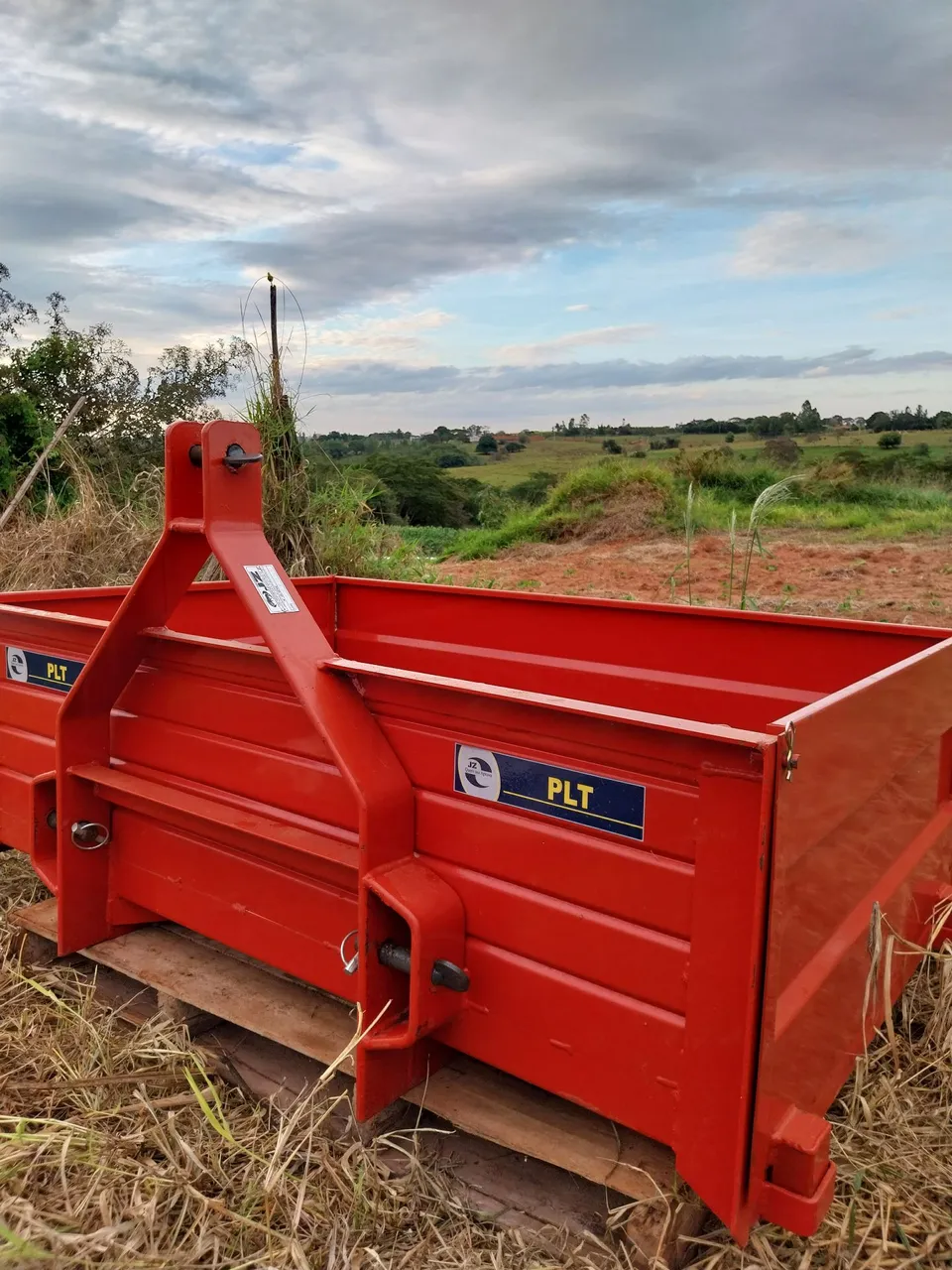 Plataforma 600 kg para trator nova