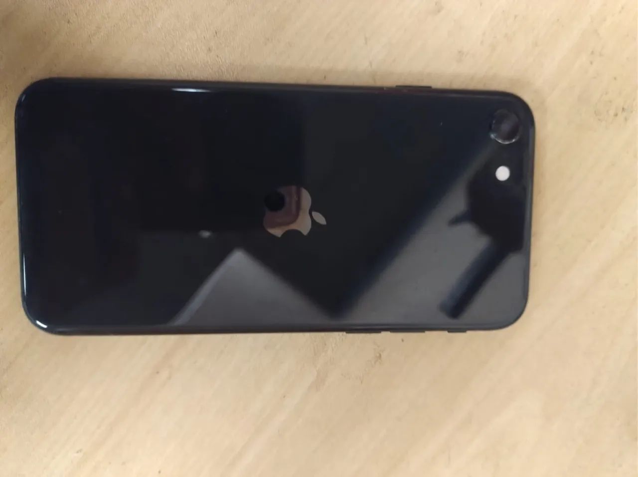 iPhone SE segunda geração sem muitas marcas de uso  - Foto 2