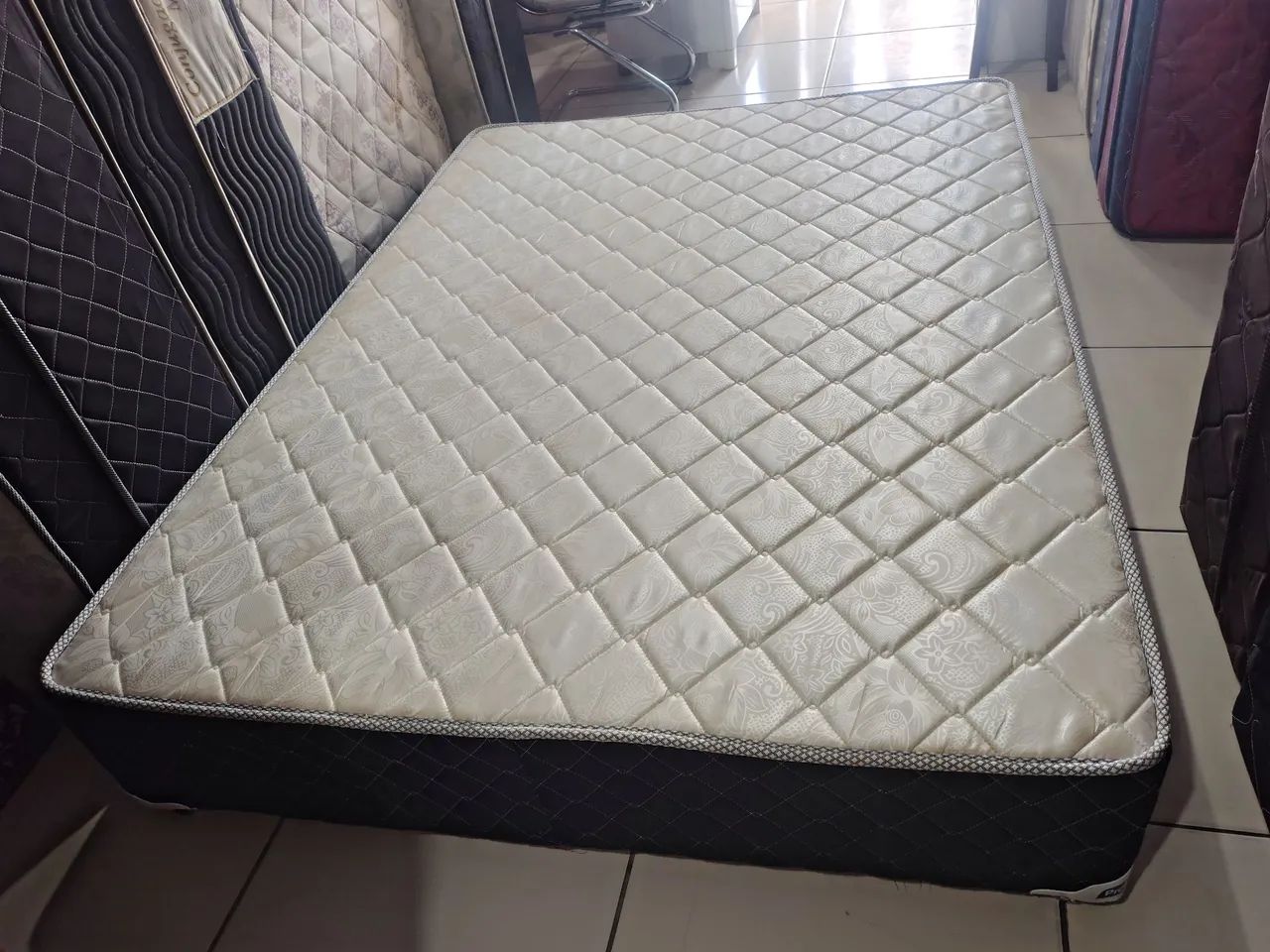 BASE DE CAMA CASAL SEMI NOVA R$300 ENTREGA GRÁTIS 