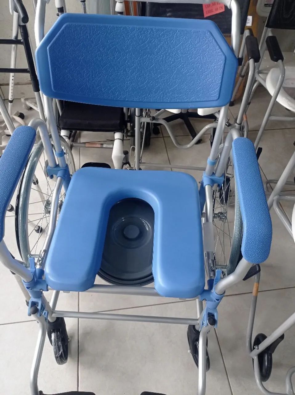 Cadeira de rodas de banho - Foto 2