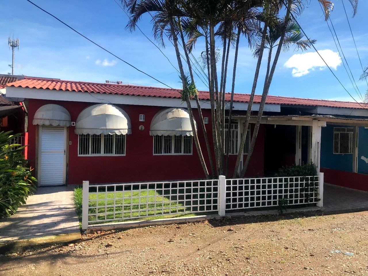 Charmosa Casa em Vila Residencial