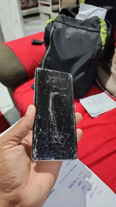 Tela de Celular Samsung Galaxy S10 Quebrada