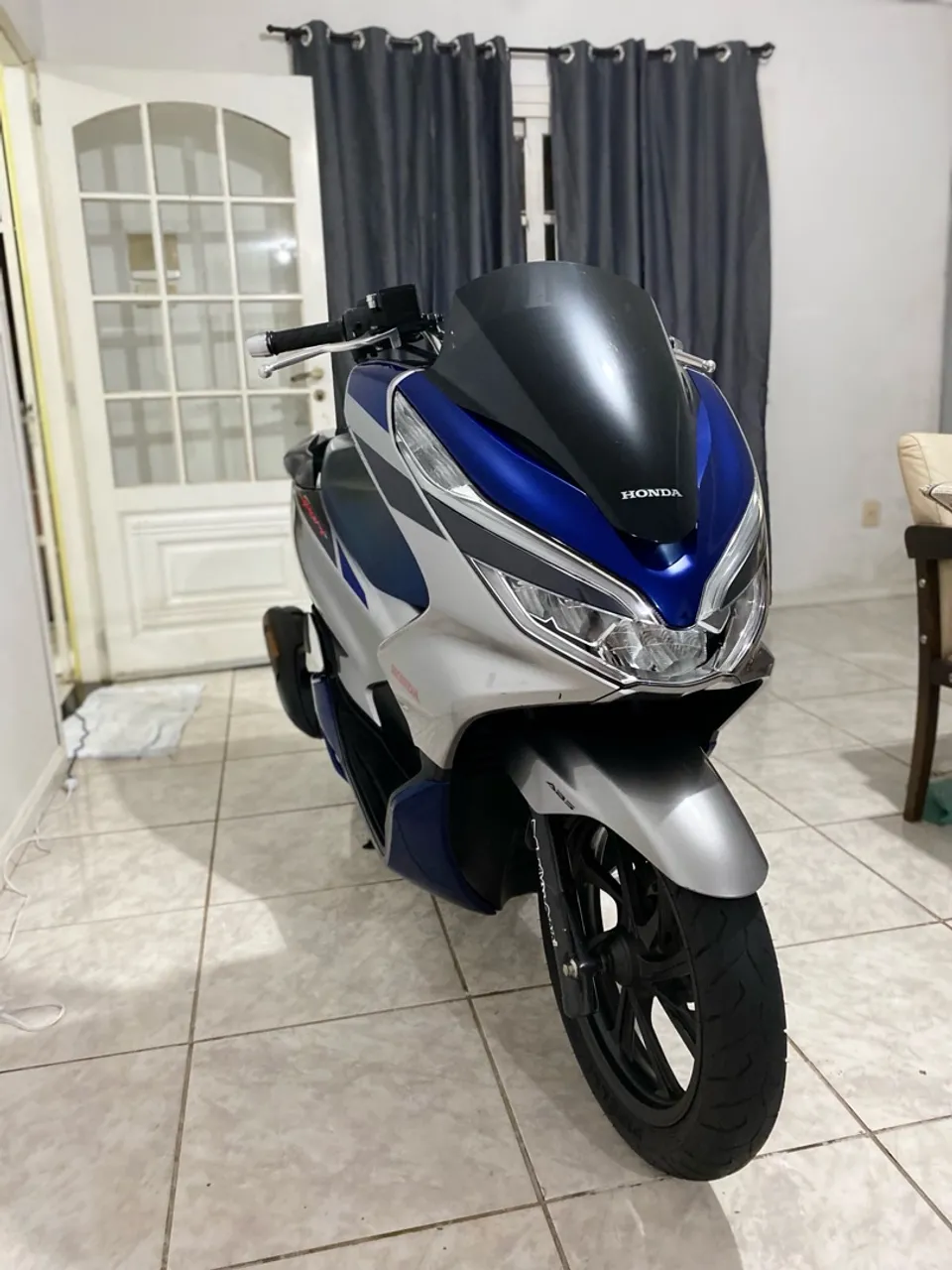 PCX ótima moto é excelente estado! Muito bem cuidada.