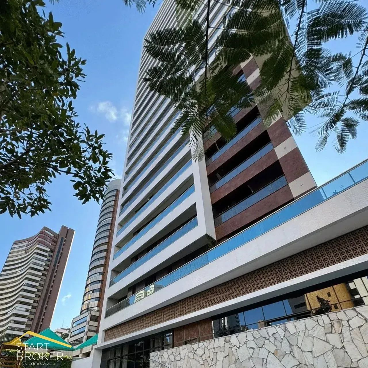 Apartamento com 4 Quartos e 6 banheiros para Locação, 249 m² - Foto 2