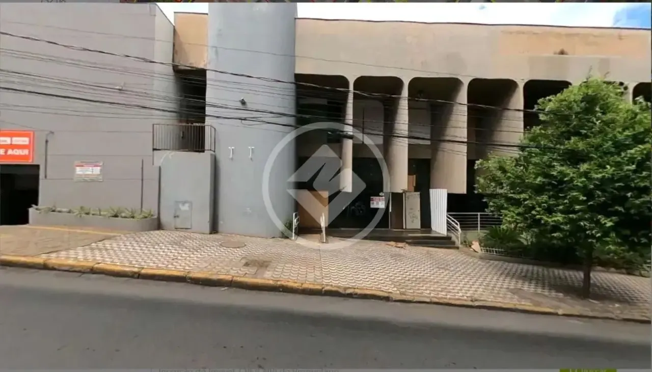 Prédio comercial, região central de Cuiabá, excelente para galerias e para escritórios de