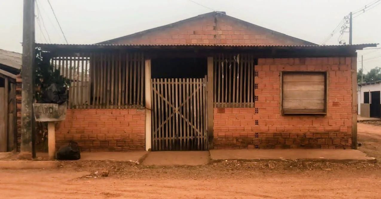 Casa no bairro novo horizonte 