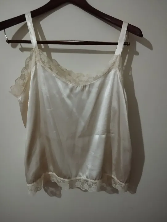 Camiseta de cetim com renda gg