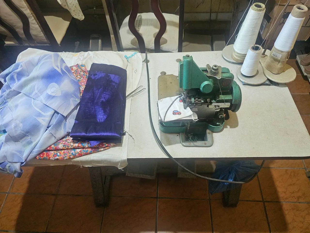 Máquina over lock  - Foto 3