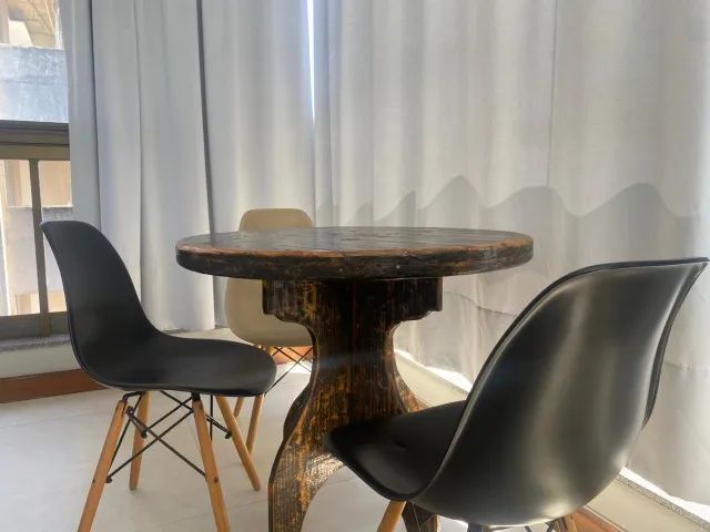 mesa com 3 cadeiras