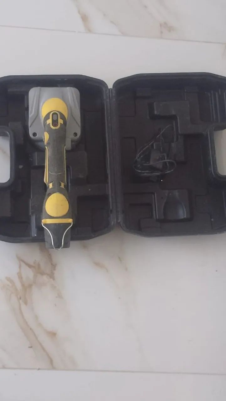 Vonder Battery-Powered Floor Laying Machine64842831094786124