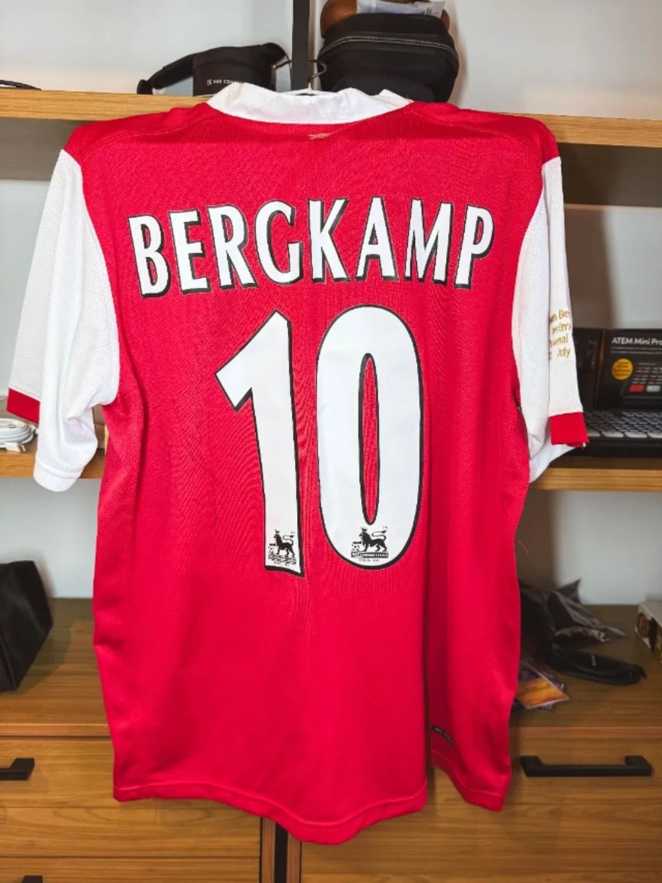 Camiseta Arsenal Autografada - Foto 2