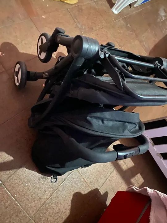 Carrinho de Bebê Burigotto preto  - Foto 2