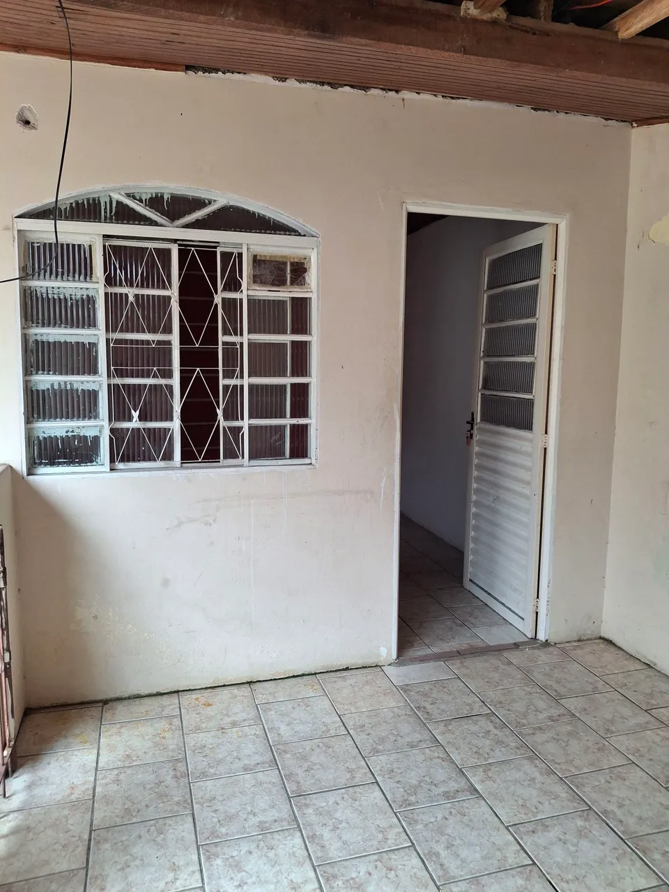 Alugo casa Pinheirinho Maria Angélica