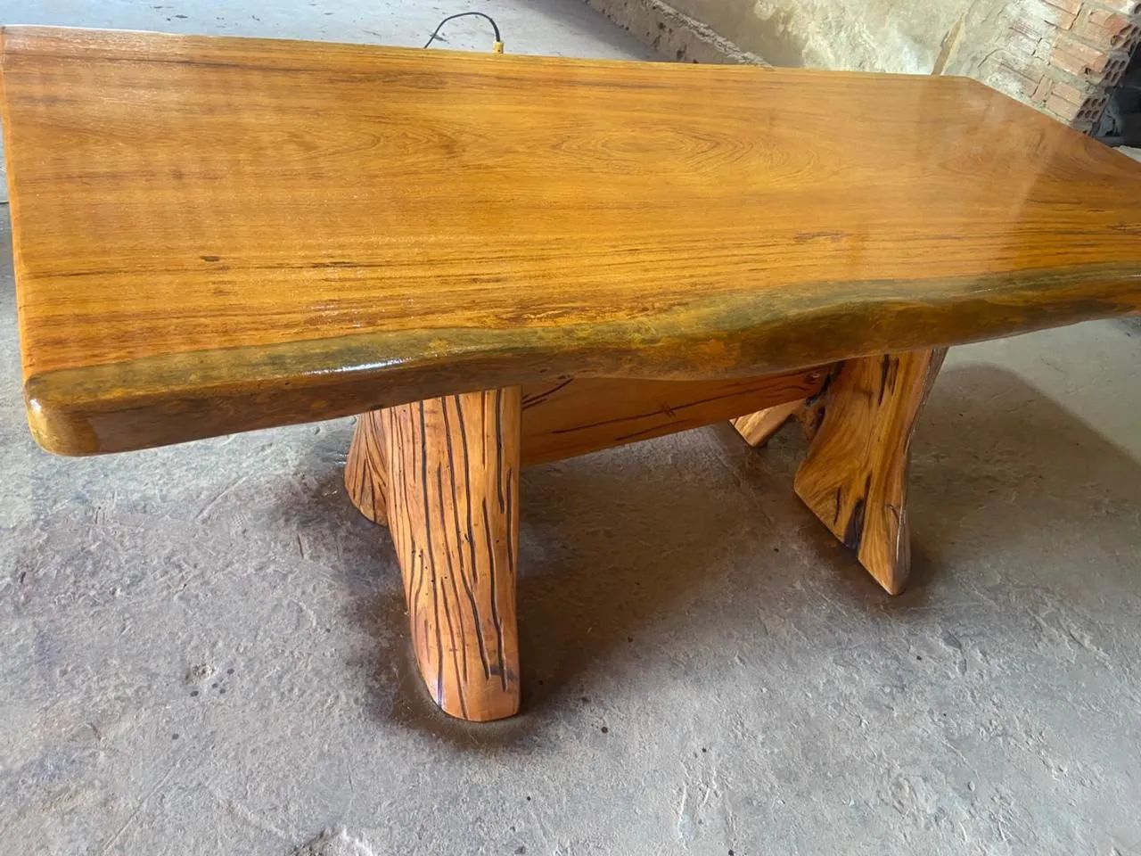 Mesa rústica em Promoção mês das mães 