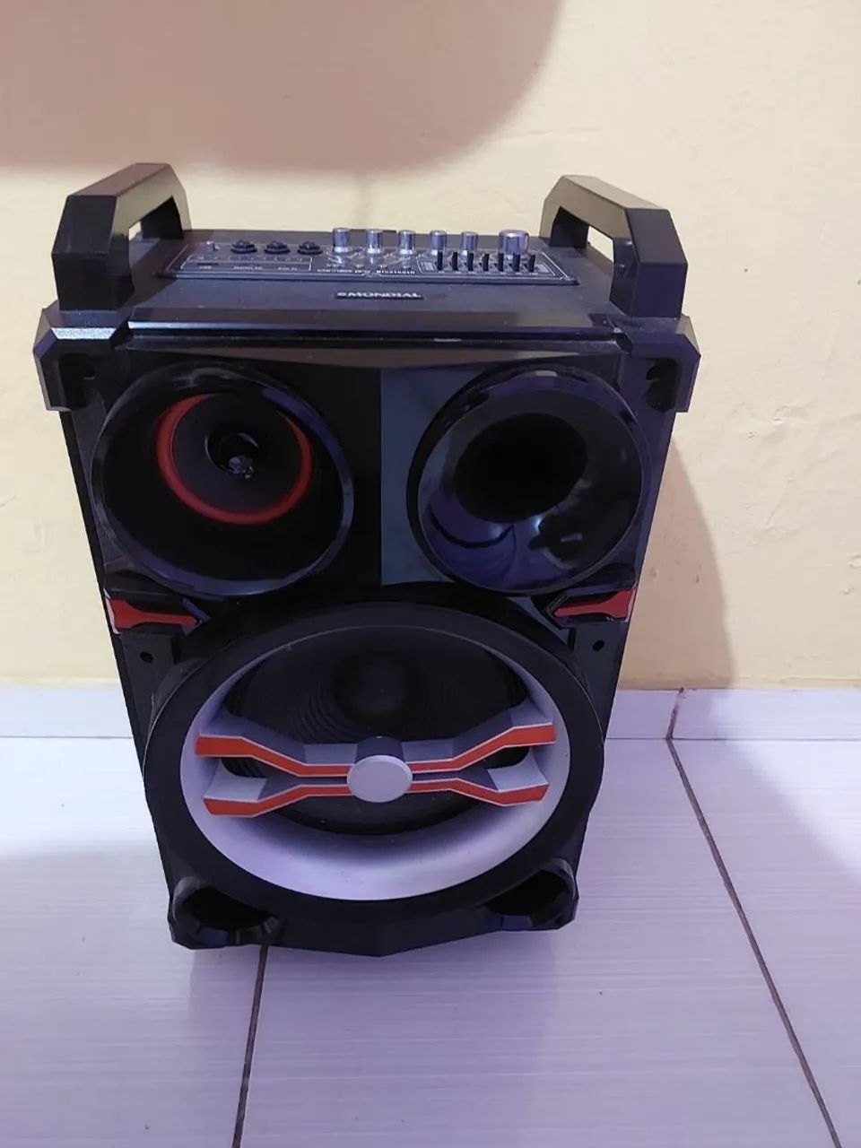 Caixa de Som Mondial com Bluetooth e USB