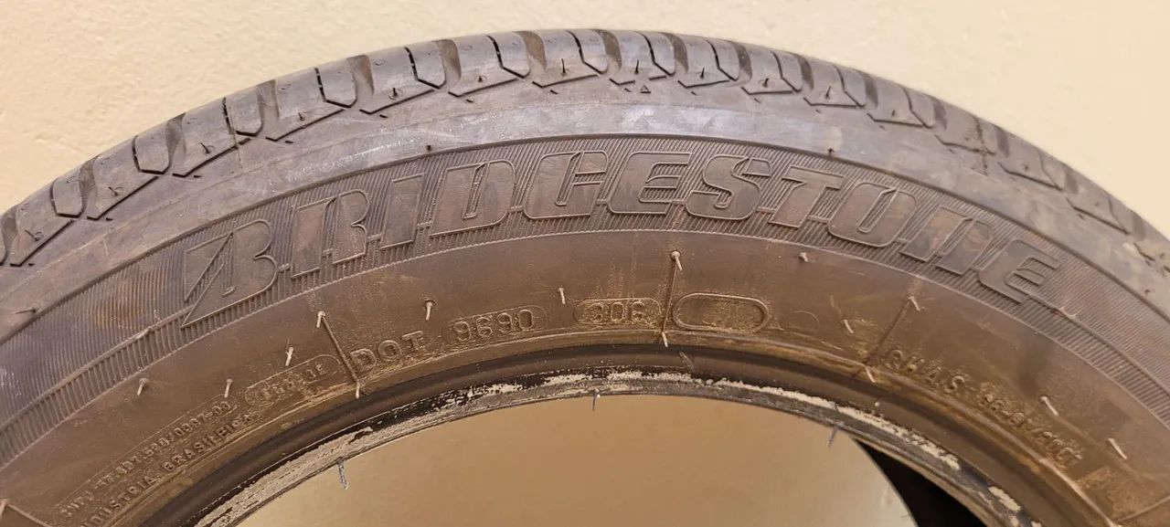 Pneu Bridgestone 185/60R15