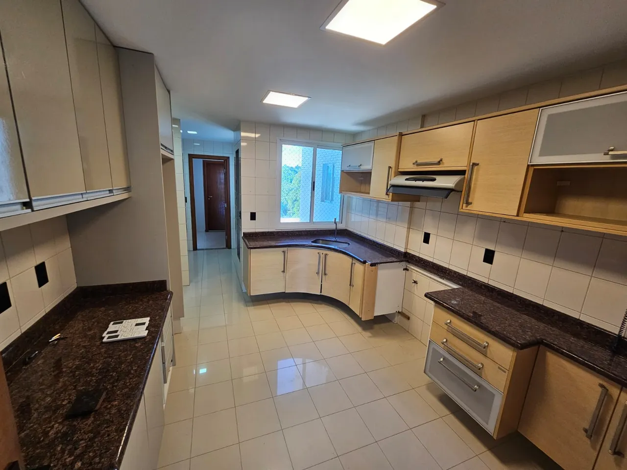 APARTAMENTO NA PONTA NEGRA COM 180M², 3 SUITES, VISTA PARA ORLA DA PONTA NEGRA - ALUGUEL
