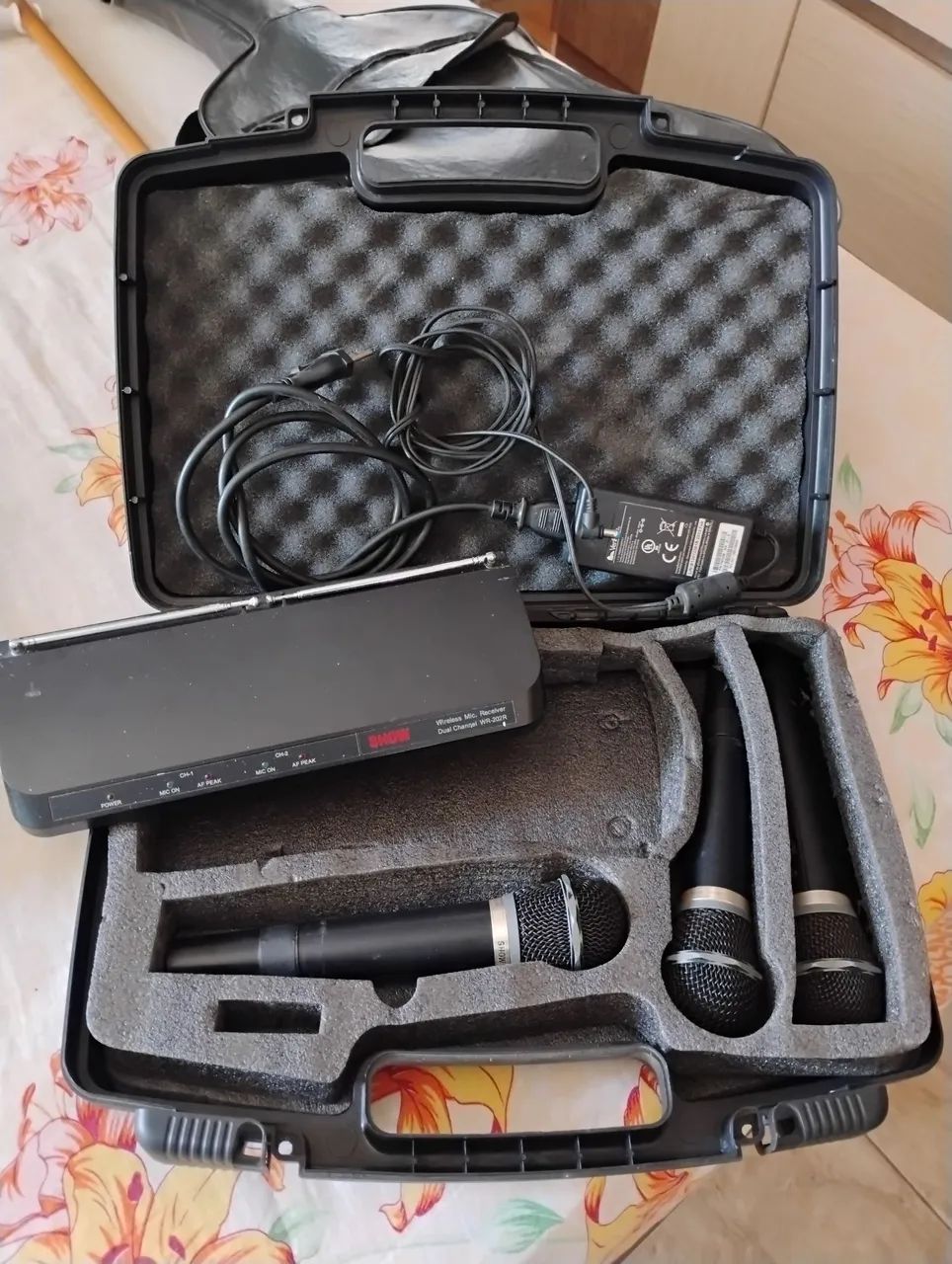 Microfones UH.02 com defeito  - Foto 3