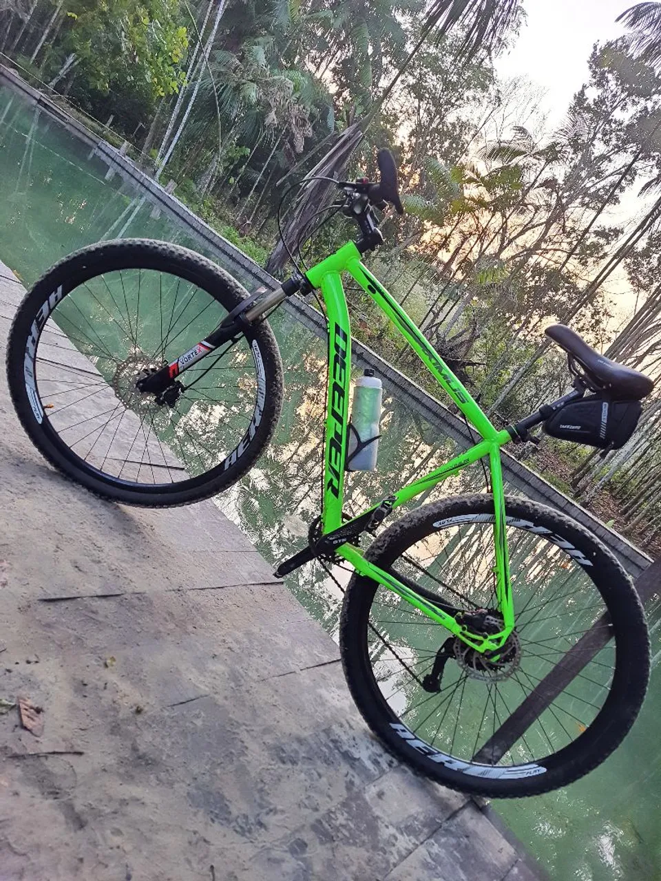 Bicicleta Depper aro 29 quadro 21, muito nova