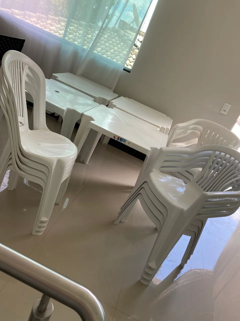 Jogo de mesas e cadeiras 64169952102658122