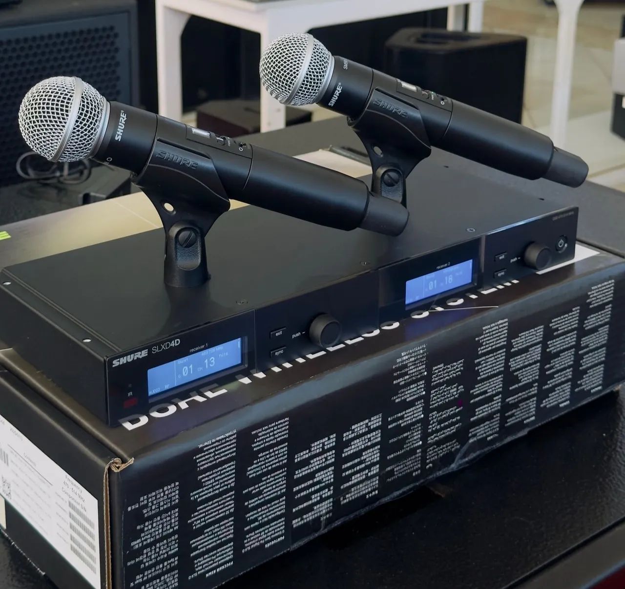 Microfone Duplo Profissional SHURE SM58 SLXD24D/SM58 Sem Fio