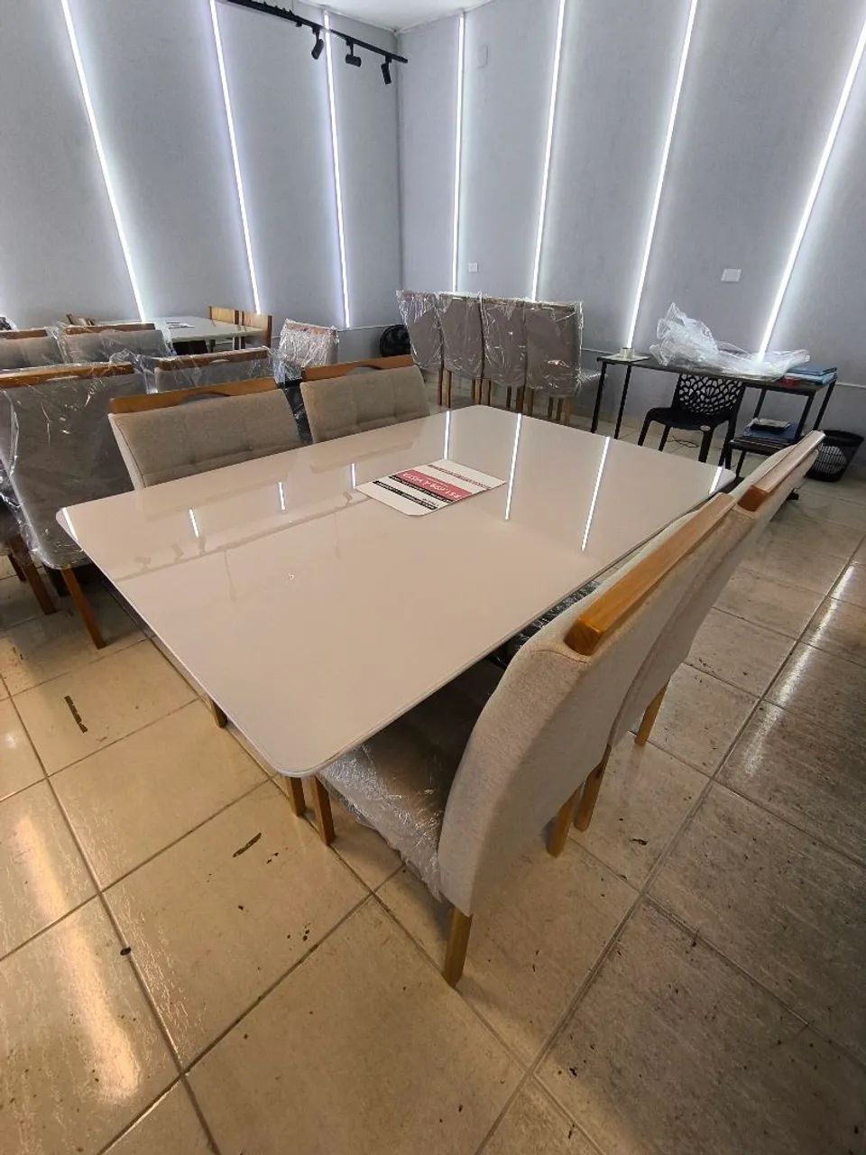 Mesa de Jantar com 4 Cadeiras belíssima  - Foto 3