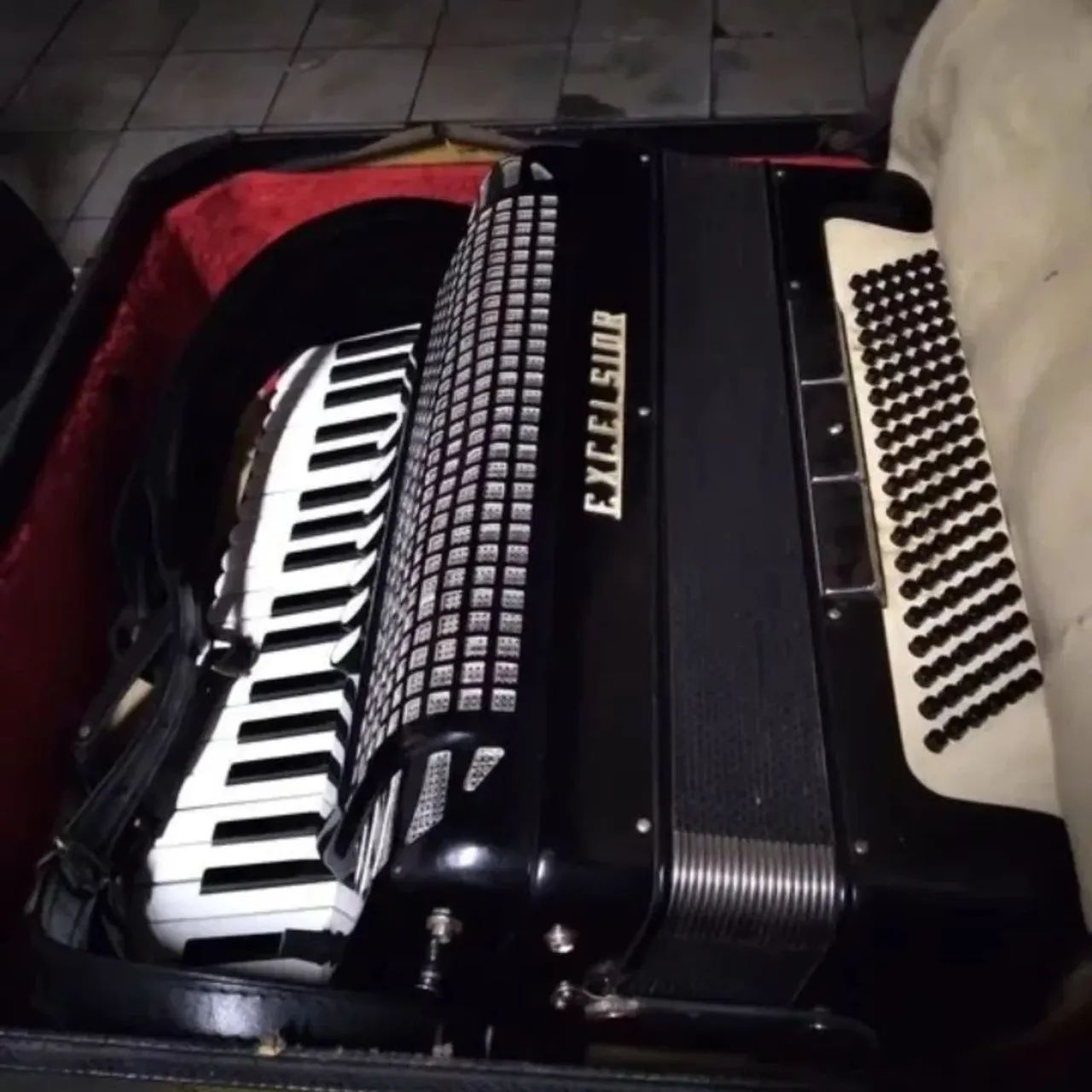 Sanfona EXCEILSIOR pronta pra trabalhar  - Foto 5