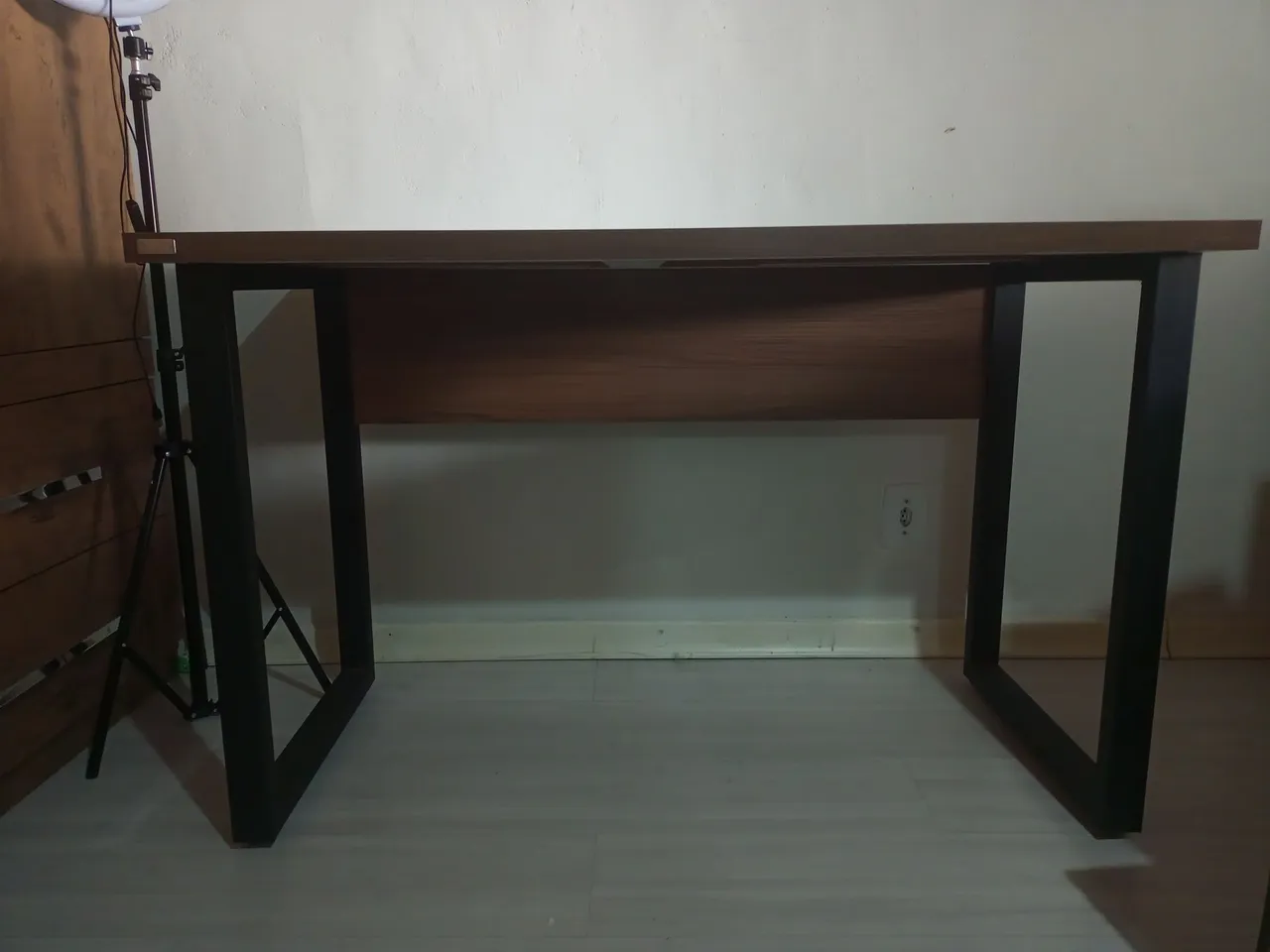 Mesa Simonetto de Escritório com Design Moderno
