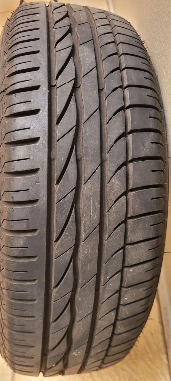 Pneu Bridgestone 185/60R15 - Foto 2