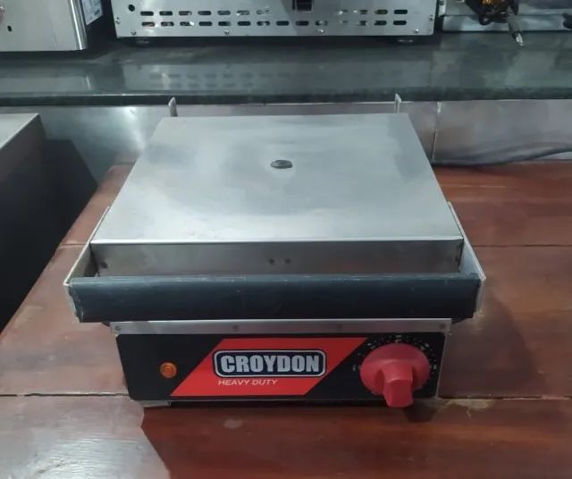 Máquina de Waffle Elétrica - Croydon