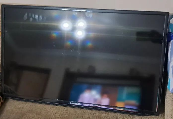 SMART TV 32 POLEGADAS SANSUNG - Foto 2