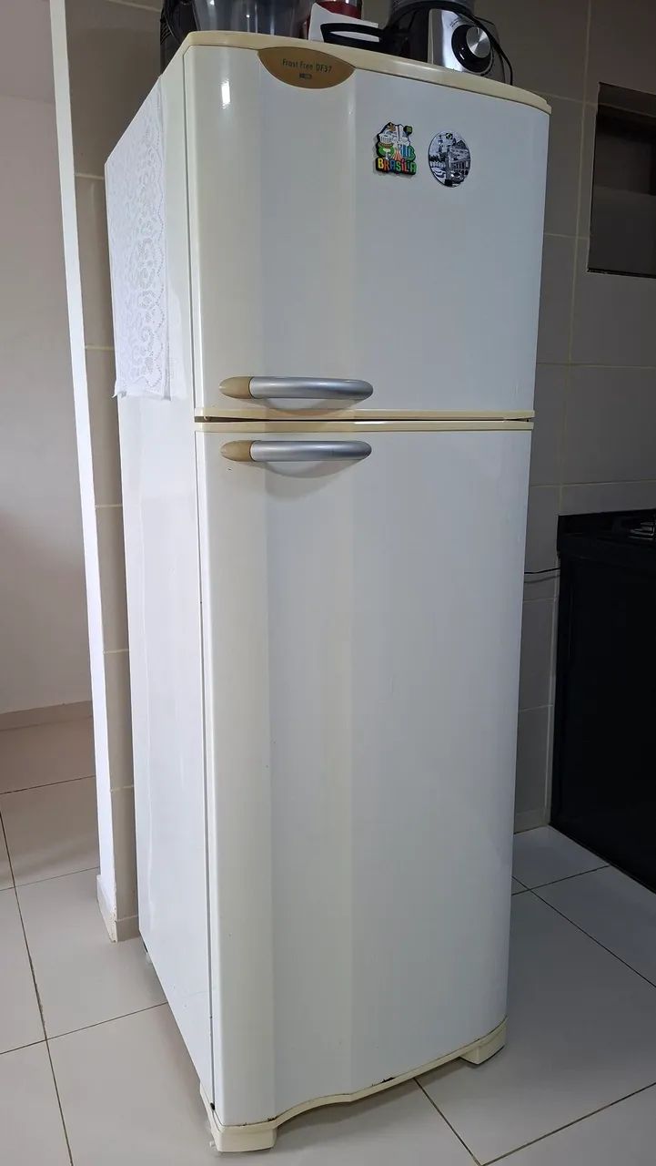 Geladeira gelo seco eletrolux