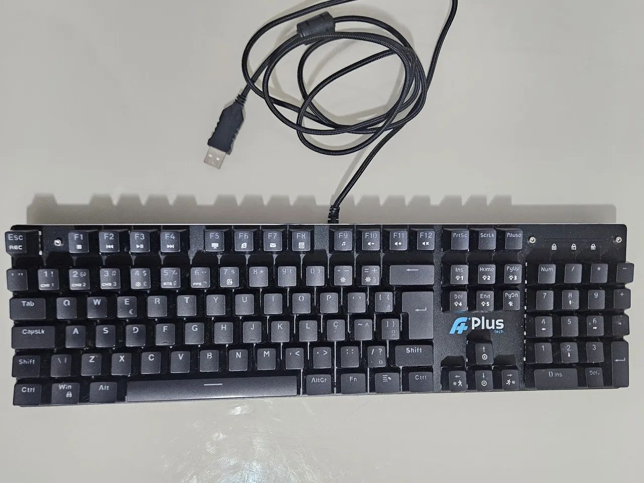 Teclado alfanumérico A-Plus tech