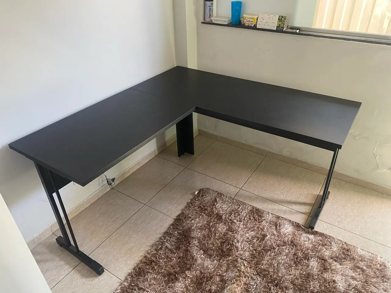 Vendo Mesa de Escritório em L - Preta - Foto 3